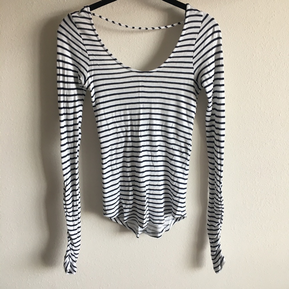 Cutout Back Longsleeve Tee